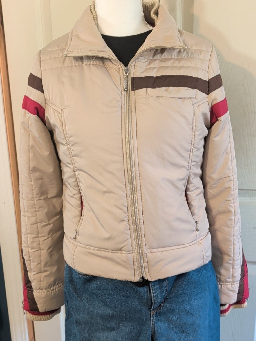 Light Beige Quilted Women’s Puffer Jacket with Contrast Stripe - Picture 2 of 5